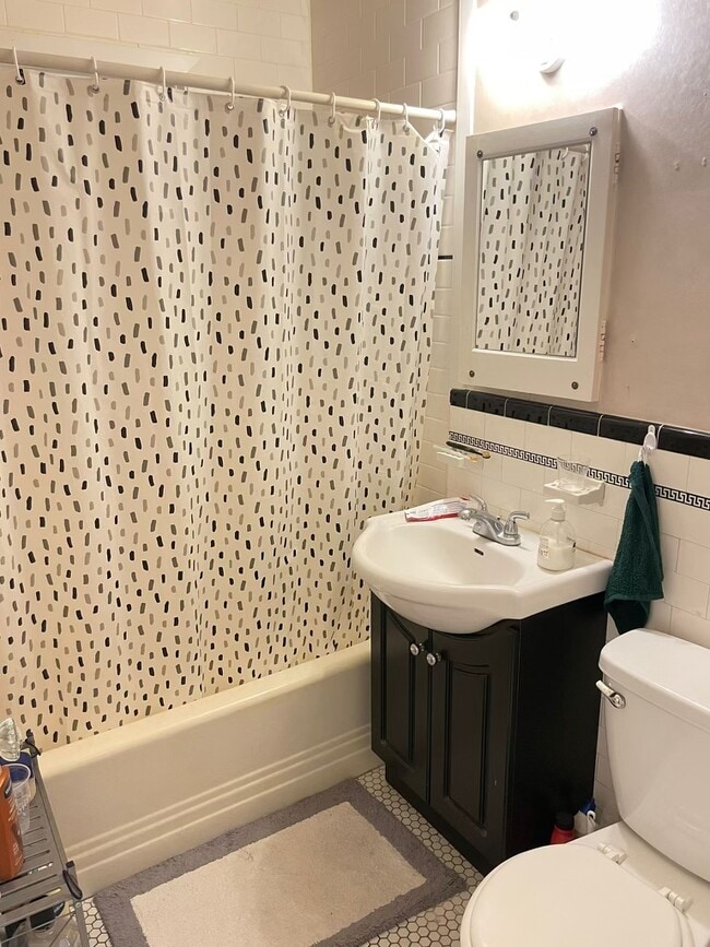 Bathroom - 137 Windsor Cres