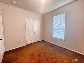 Building Photo - 569 Creekside Cir