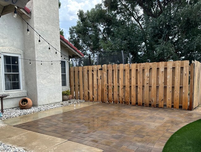Jardín delantero - 26030 Fox Run Ct