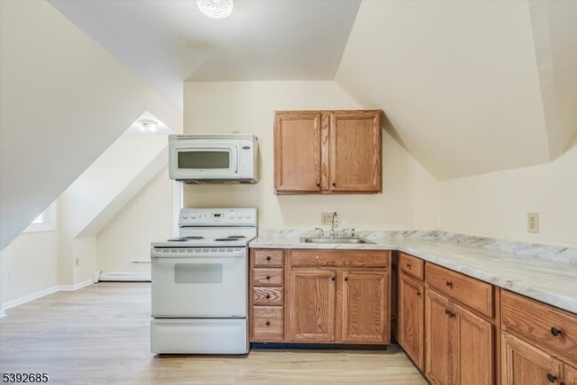 Building Photo - 7 Washington St