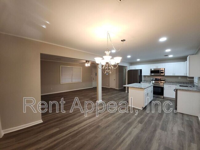 Building Photo - 2830 Knollview Dr