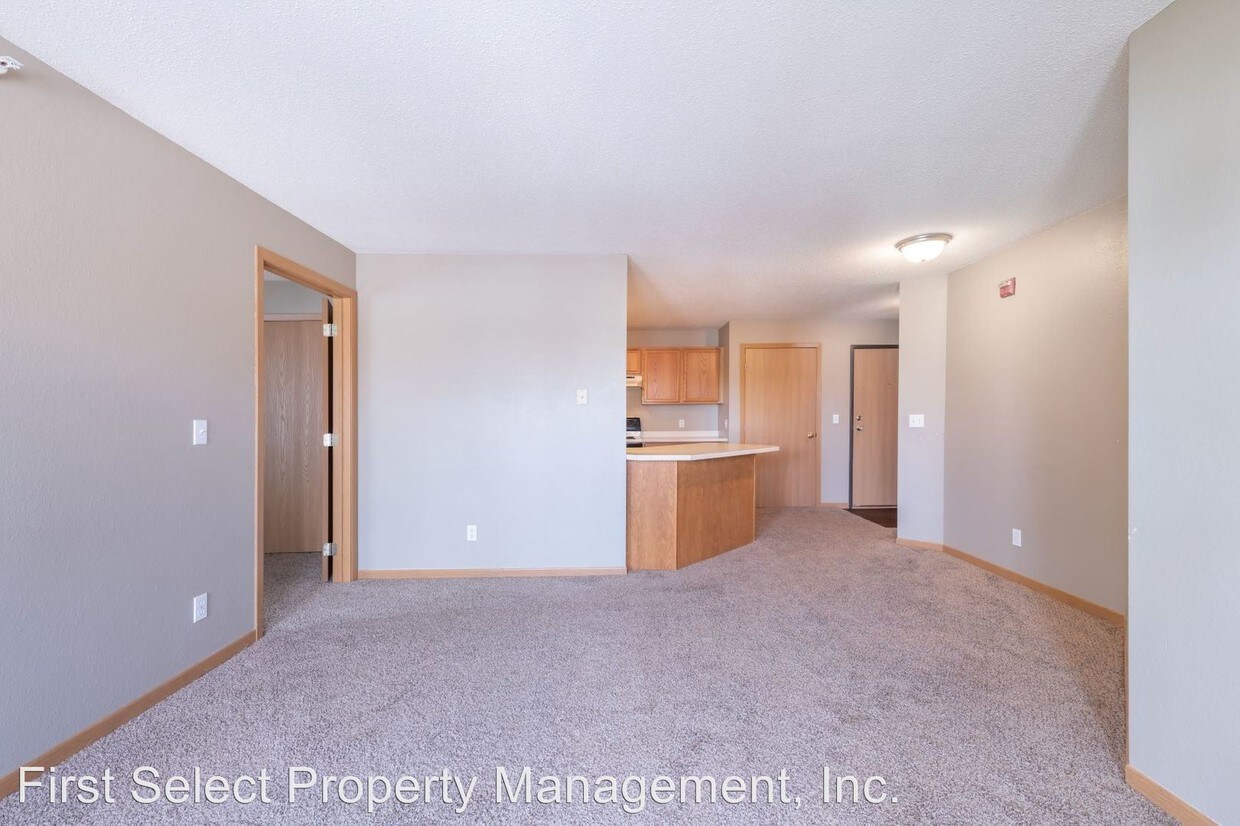 2250 N Cedar Ave, Owatonna, MN 55060 Room for Rent in Owatonna, MN