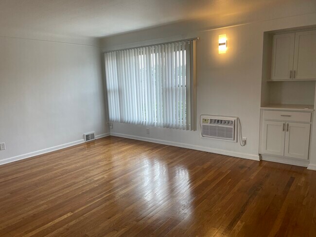 Foto del edificio - 15277 Triskett Rd