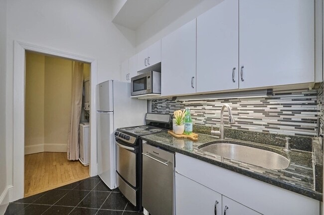 Building Photo - 160 Commonwealth Ave