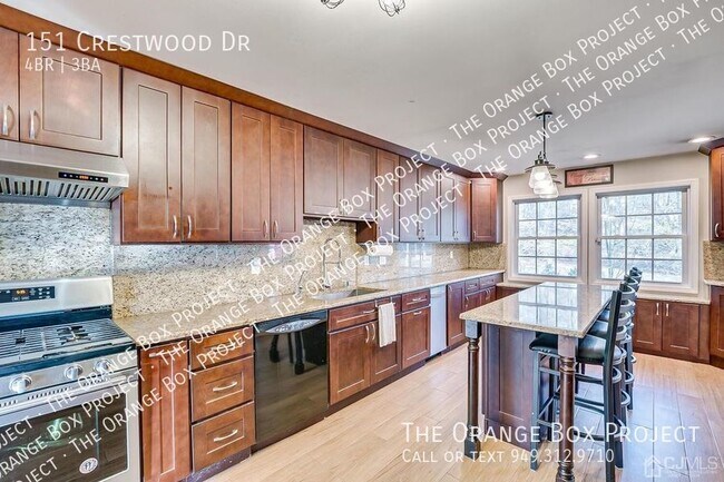 Building Photo - 151 Crestwood Dr