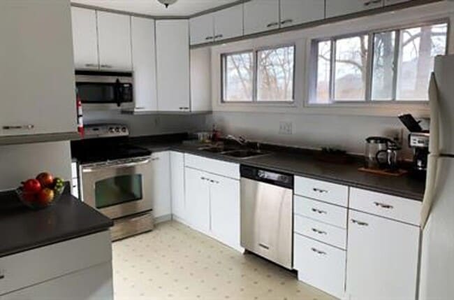 Building Photo - 203 Buena Vista Dr