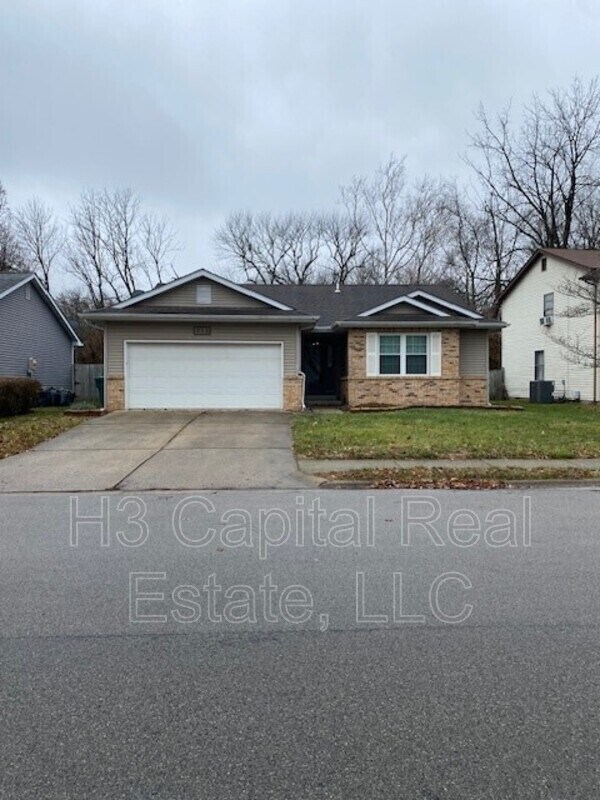 Foto principal - 713 Country Oaks Ln