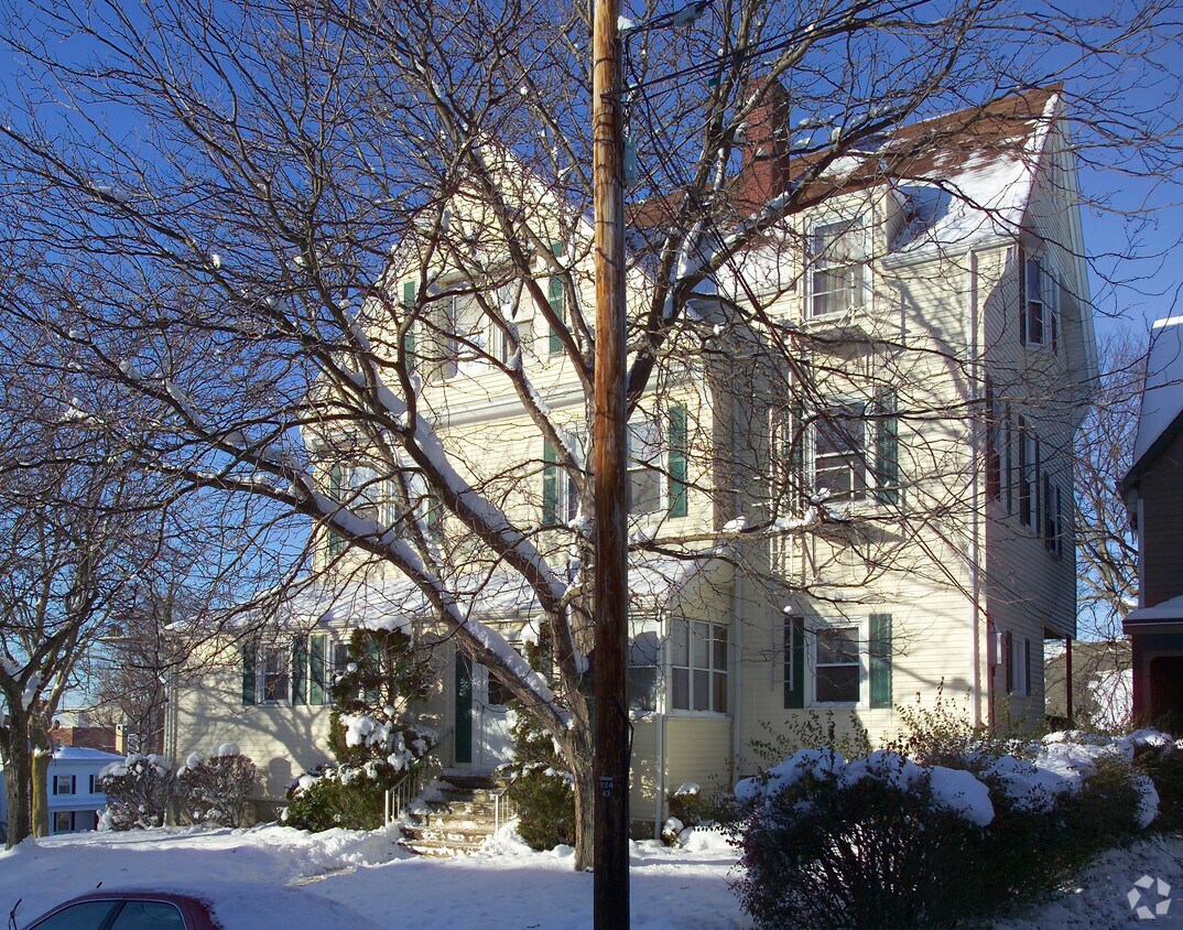 Foto del edificio - 176 June St