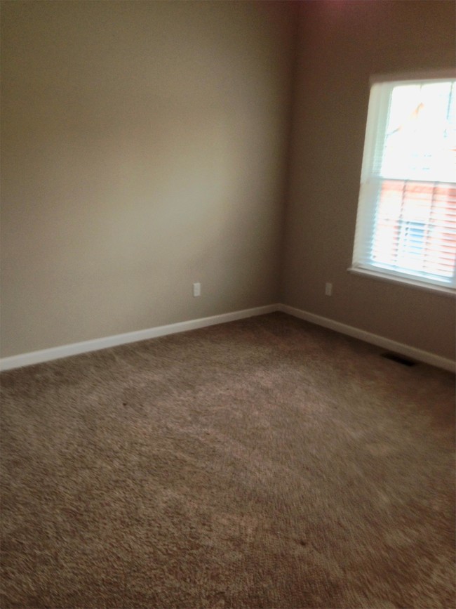 Building Photo - 1552 Orchard Dr
