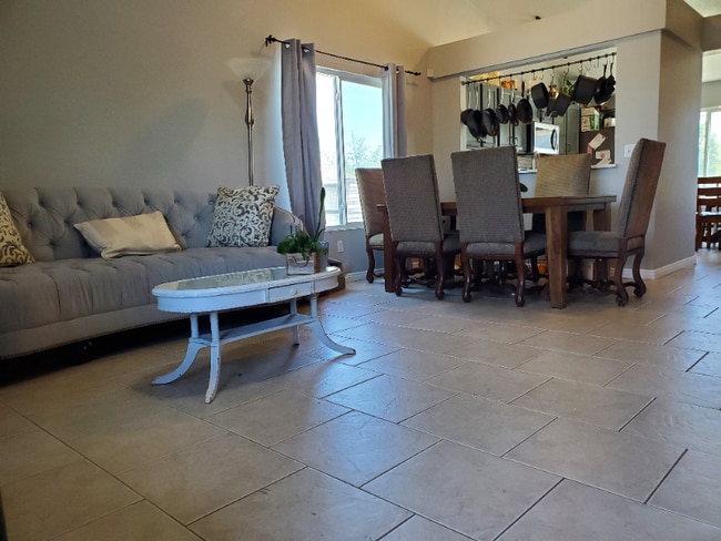 Foto del edificio - 8744 Soapberry Dr