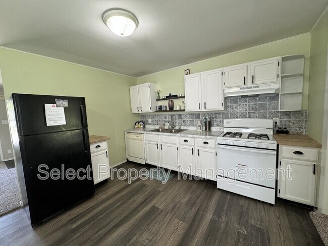 Building Photo - 2530 Darlene Ct