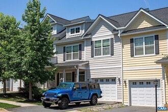 Building Photo - 2135 Saranac Ct