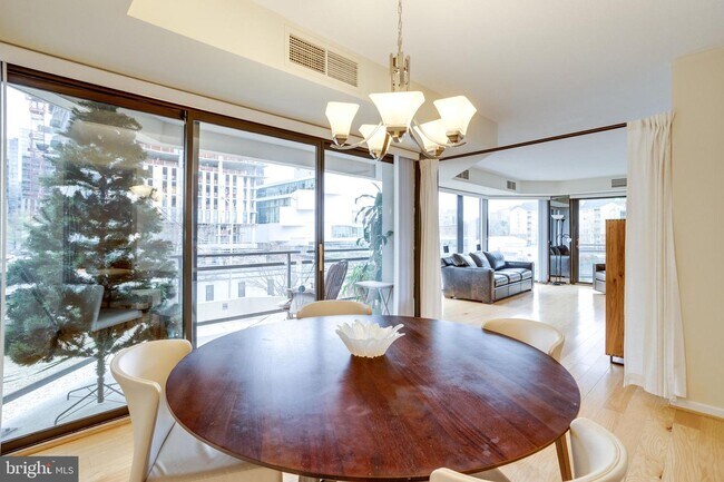 Foto del edificio - 1530 Key Blvd