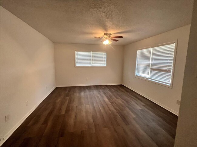 Building Photo - 1307 Dwinnell St