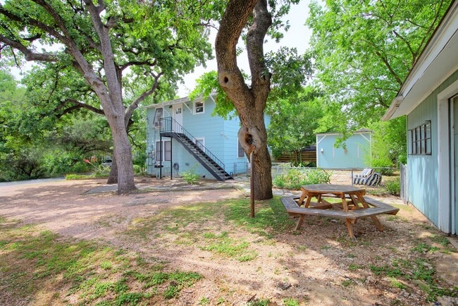 Building Photo - 3102 Kings Ln