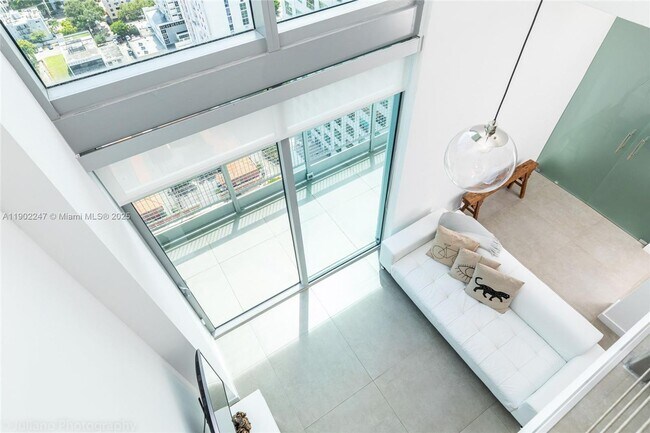 Foto del edificio - 690 SW 1st Ct