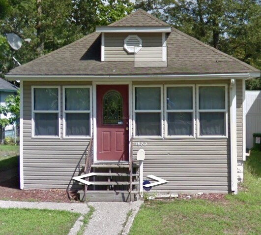 Primary Photo - 1682 Elwood St