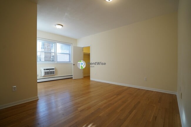 Photo - 2018 Commonwealth Ave Apartment