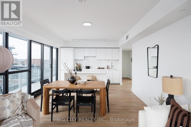 Building Photo - 36 Brentcliffe Rd