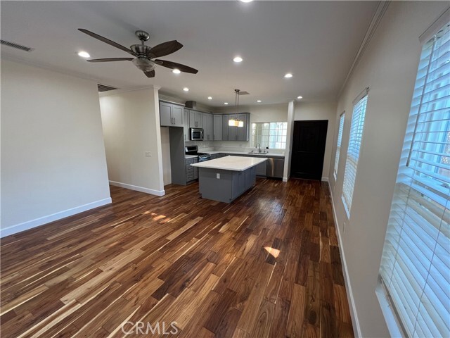 Foto del edificio - 6728 Denmead St