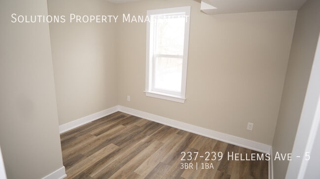 Building Photo - **3 Bedroom in the Heart of Welland**