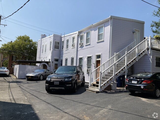 Building Photo - 107 N Patrick St