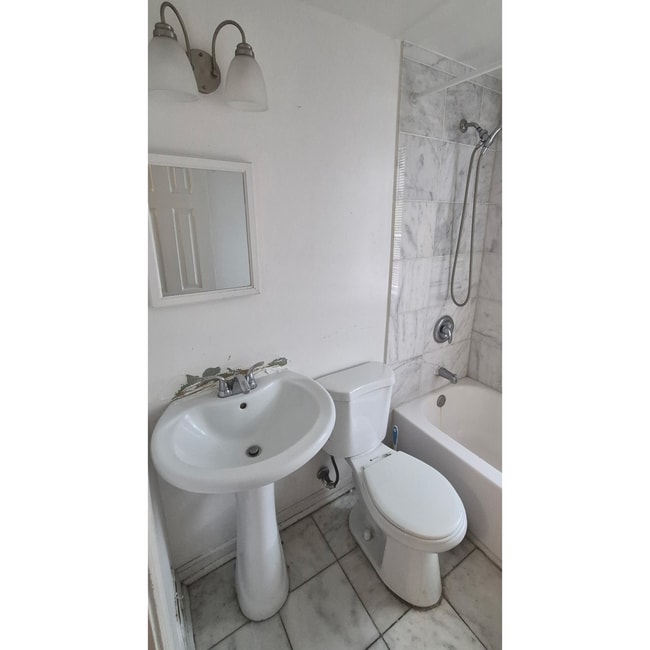 Building Photo - 511 Seagull Ave