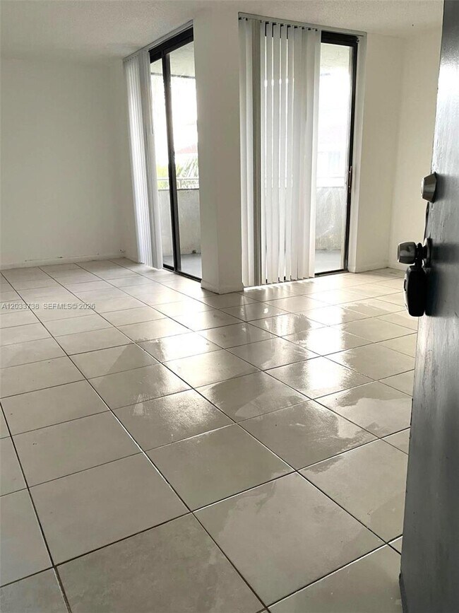 Foto del edificio - 8255 SW 152nd Ave