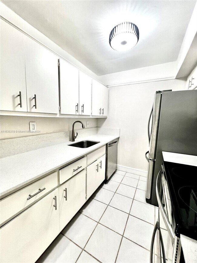 Foto del edificio - 9404 SW 77th Ave