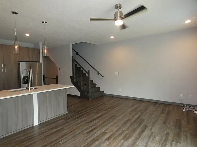 Building Photo - 7615 N Mercier Ct