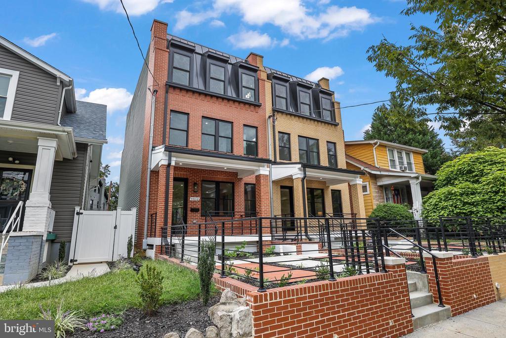 Primary Photo - 4411 Illinois Ave NW