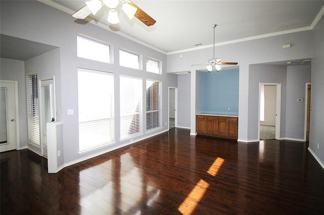 Foto del edificio - 8502 Linda Vista Dr