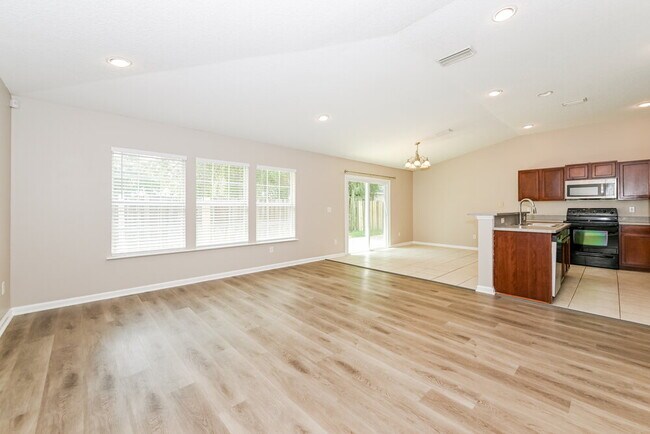 Foto del edificio - 1158 Summer Bluff Rd