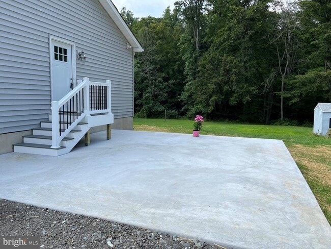 Building Photo - 2114 Moorland Dr