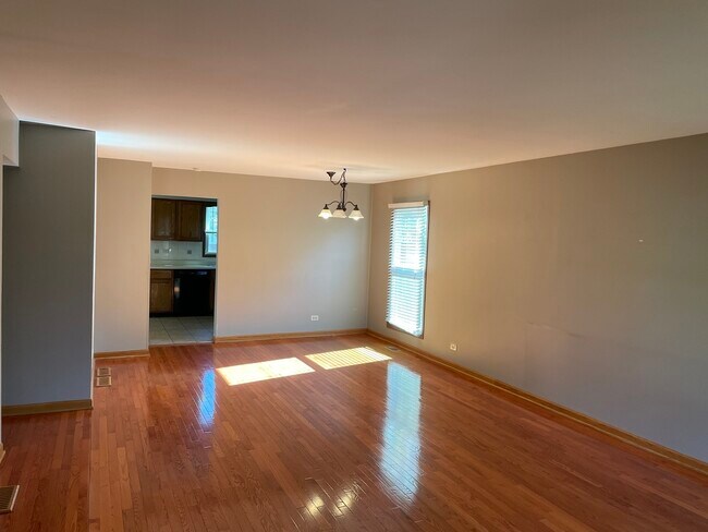 Foto del edificio - 0S071 Pleasant Hill Rd