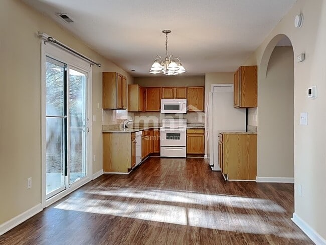 Foto del edificio - 409 Ascott Way