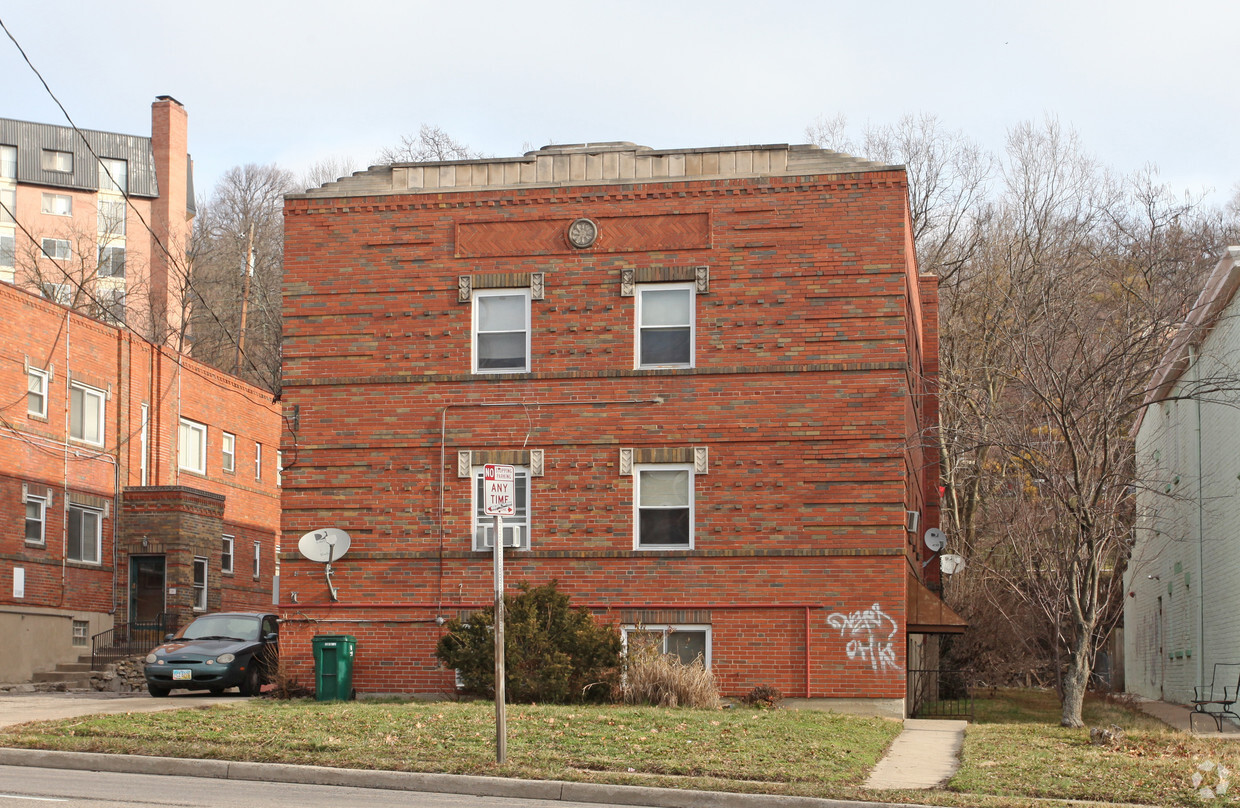 Building Photo - Ludlow 948