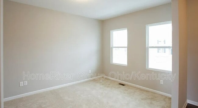 Building Photo - 2357 Pine Crest Dr