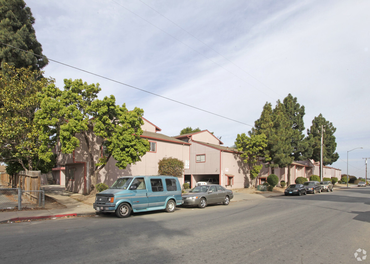 Foto principal - 784-792 Garner Ave