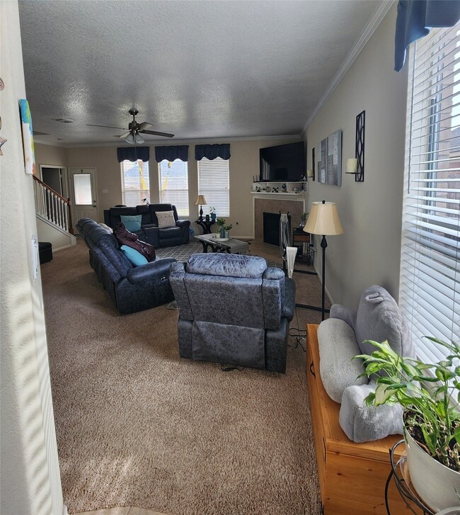 Building Photo - 15910 Land View Dr