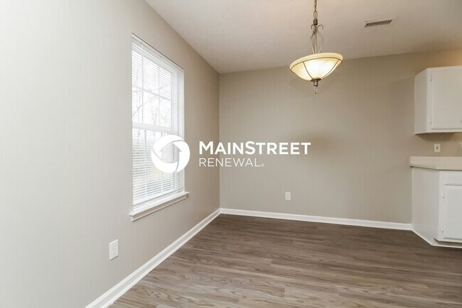 Foto del edificio - 3 Bedroom Pet-Friendly Home in Christiana, TN with Main Street Renewal