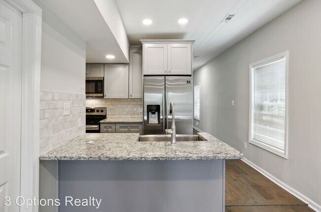 Foto del edificio - 3 br, 3 bath House - 216 Delevan Street SW