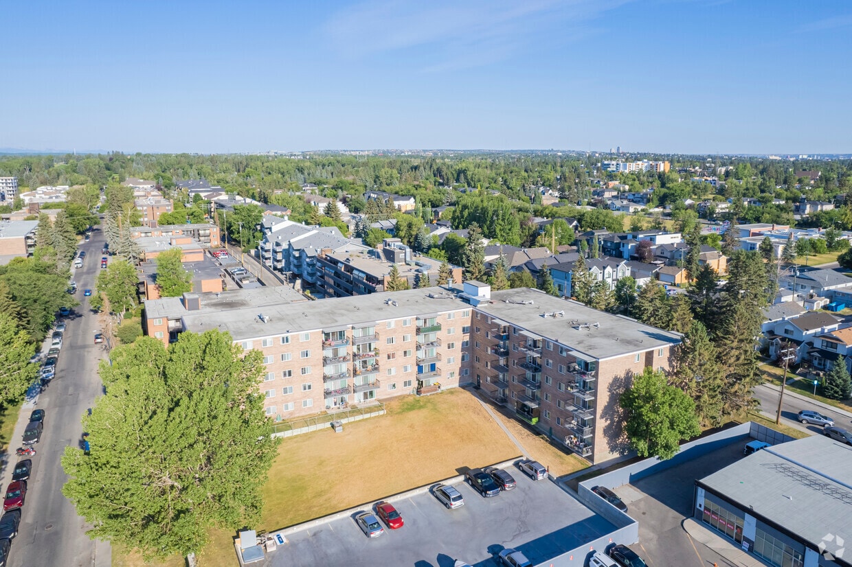 Aerial Photo - Elkwater Apartments
