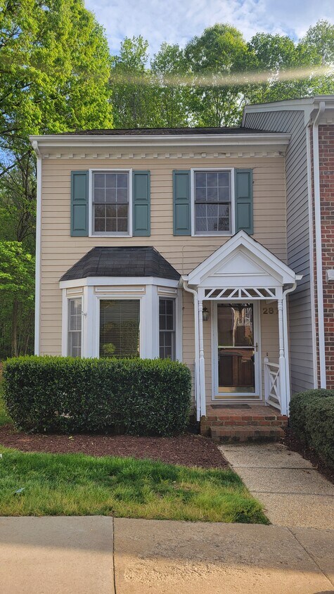 Foto principal - 2817 Sterling Park Dr