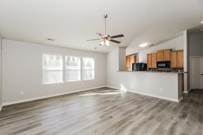 Building Photo - 162 High Point Way