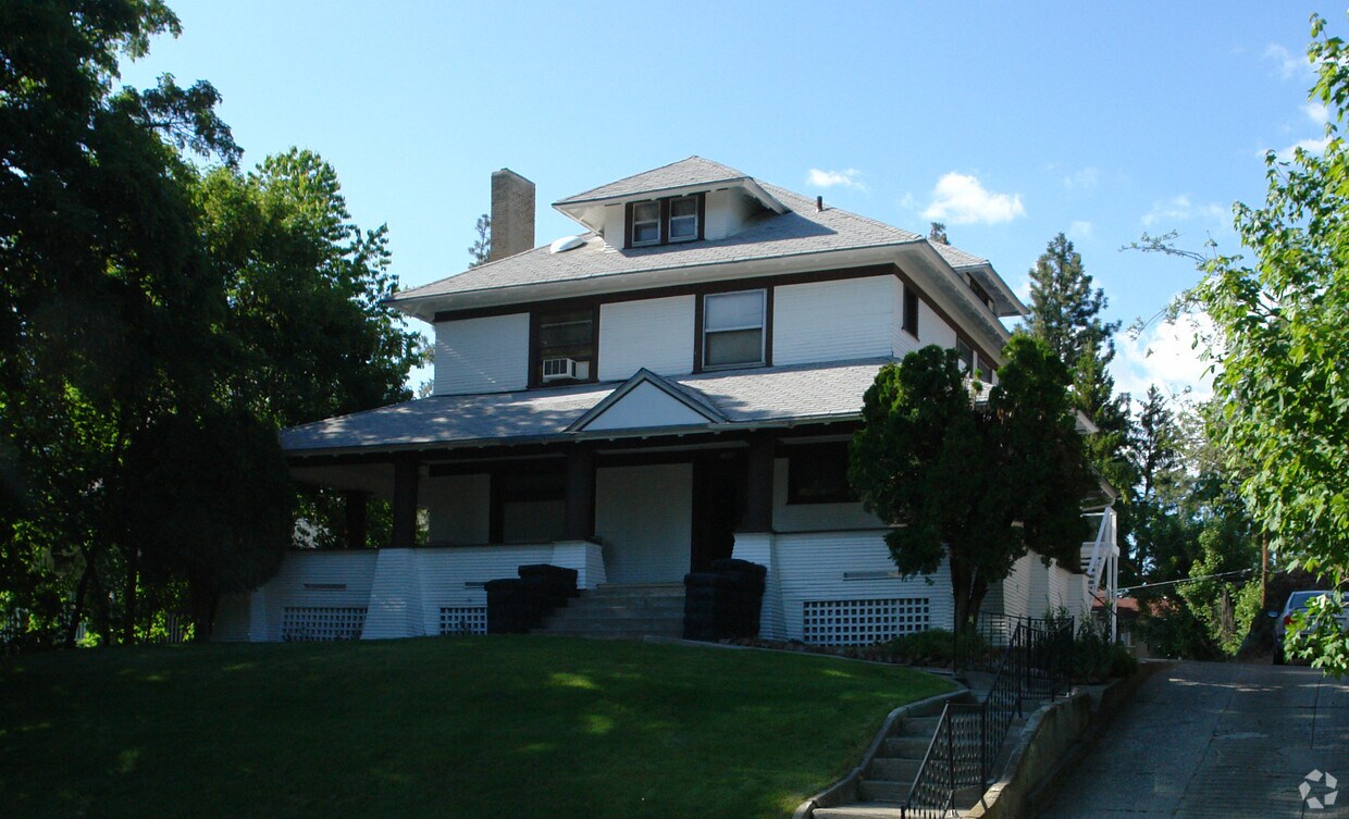 Building Photo - 1026 W 8th Ave