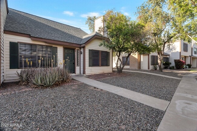 Building Photo - 6611 W Kingston Ln