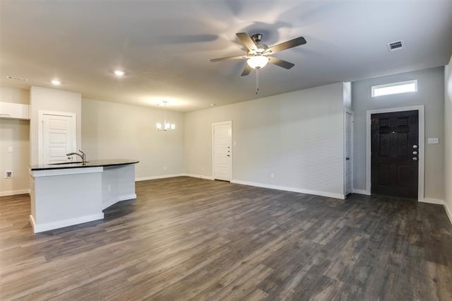 Foto del edificio - 617 Blackland dr