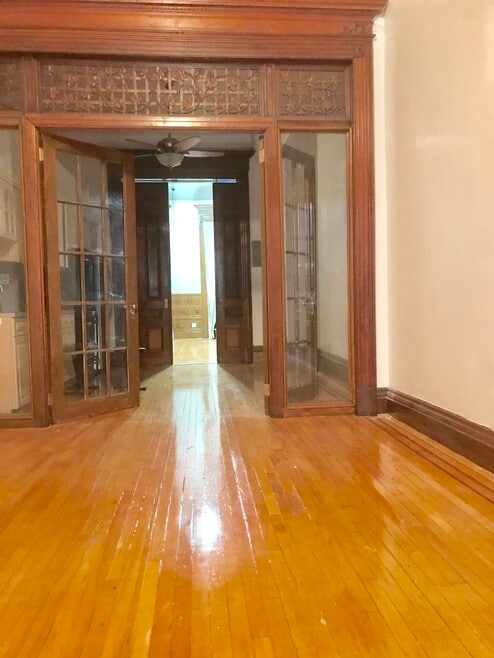 Building Photo - 15 W 120 St