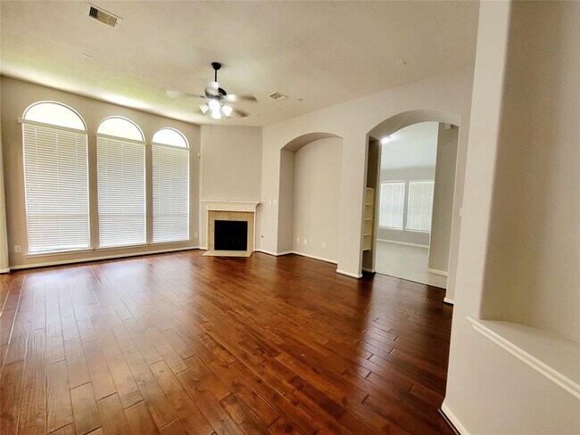 Foto del edificio - 2110 Jurgensen Ln